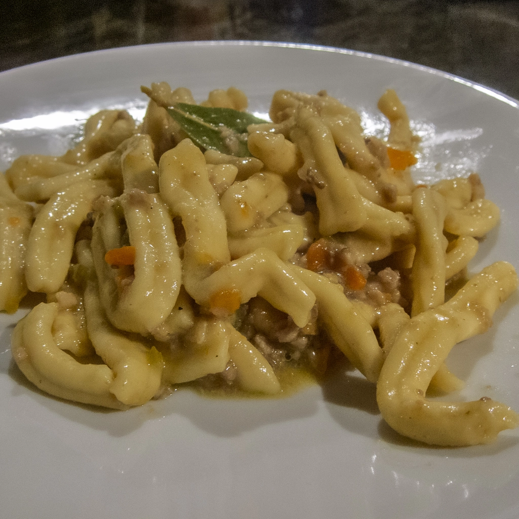 Ragù bianco di pollo e fegatelli