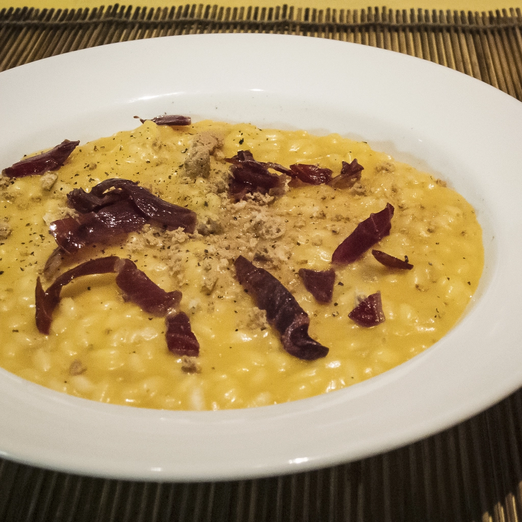 Risotto alla zucca con culatello e amaretti
