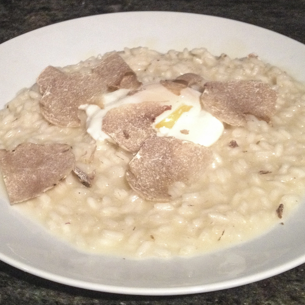 Risotto con uovo in camicia e tartufo