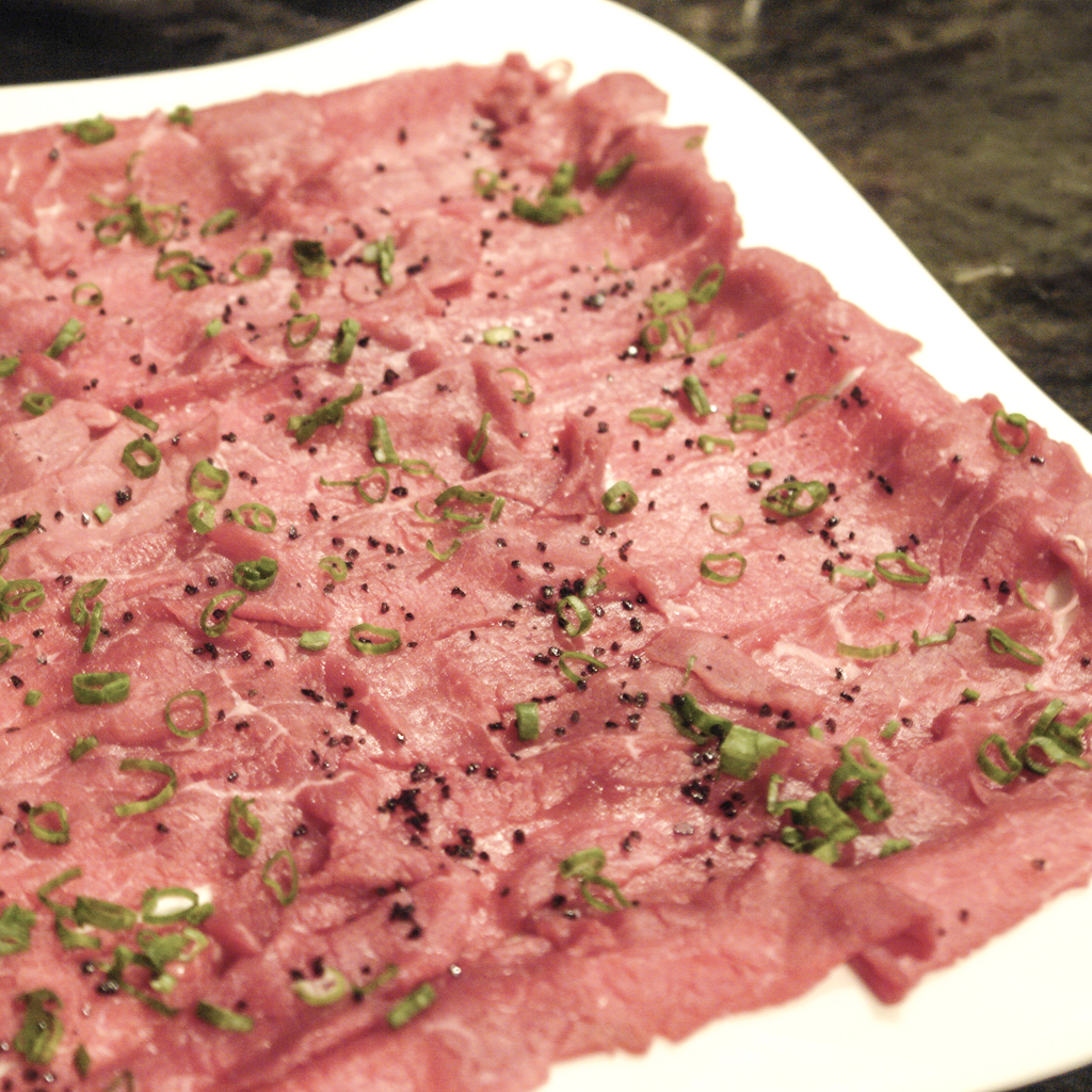 Sashimi new style di manzo con olio di argan