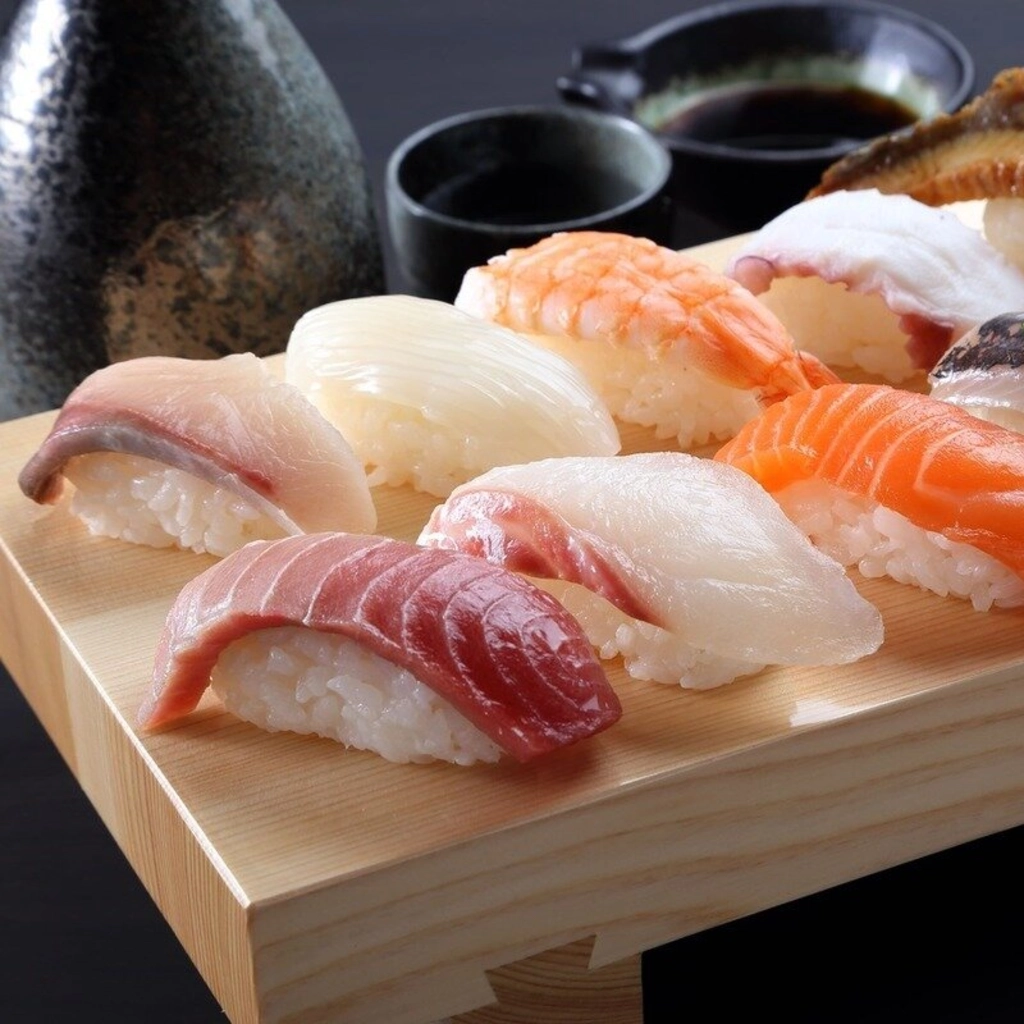 Un vassoio di "nighiri" semplici gapponesi