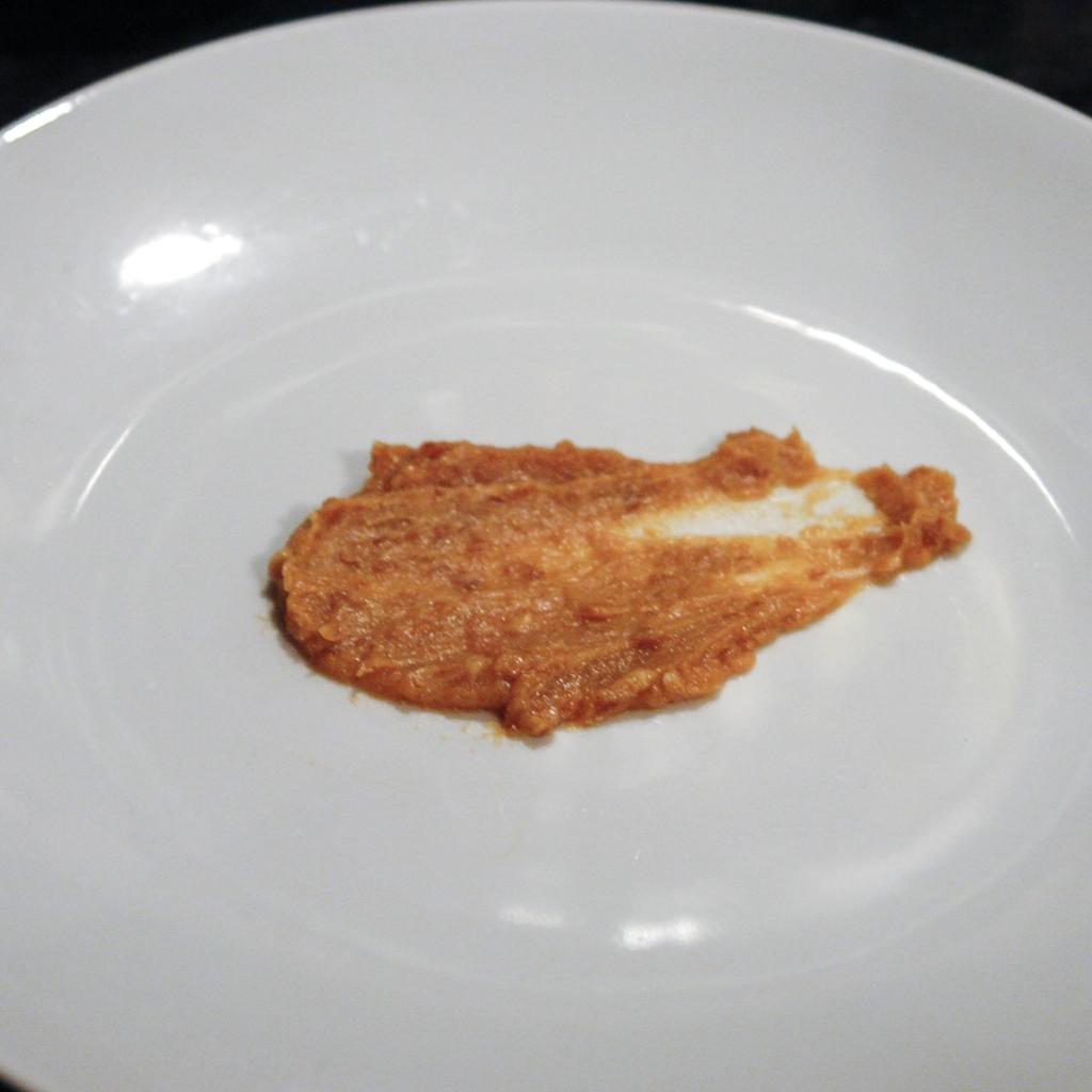 Spennallare il piatto con la salsa di miso