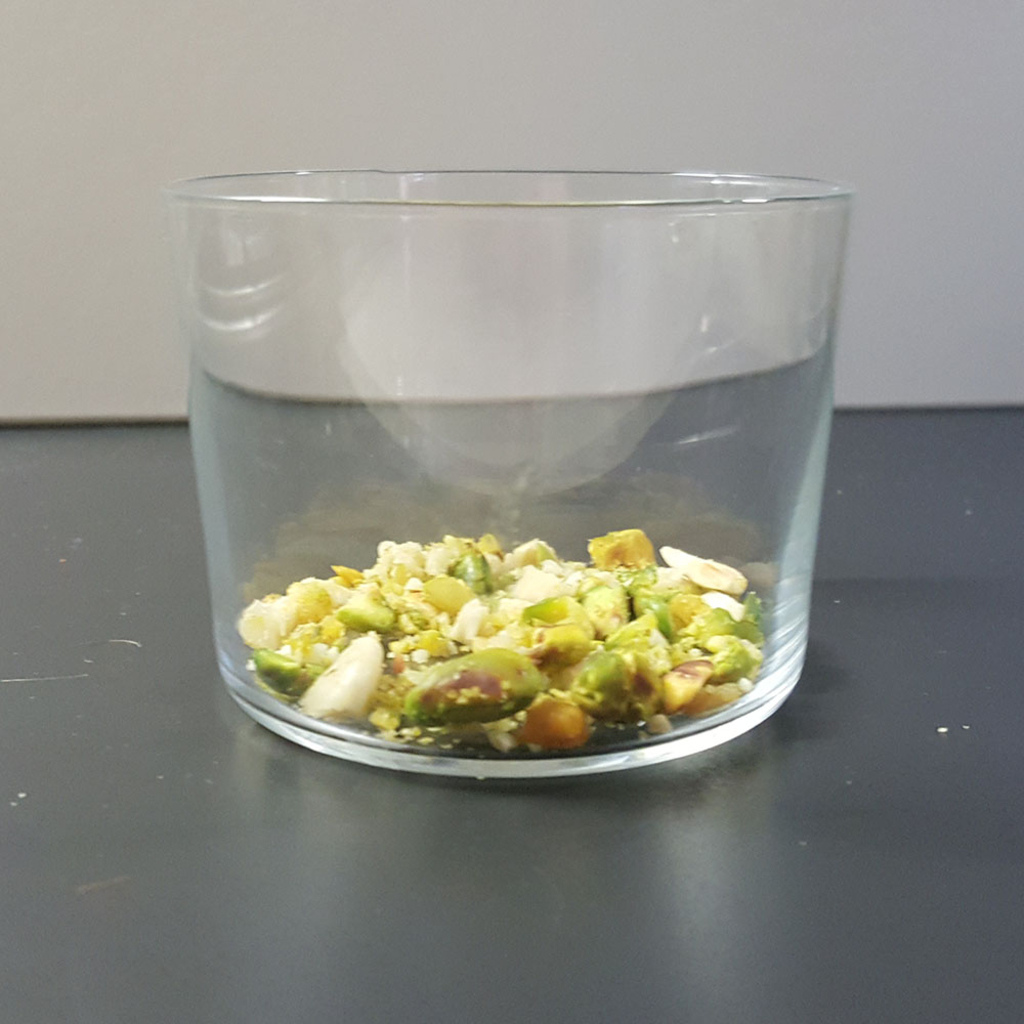 Primo strato: frutta secca