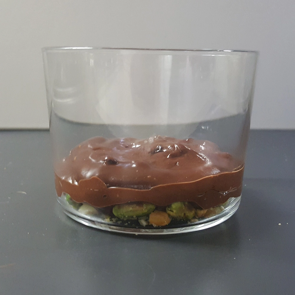 Secondo strato: crema di cioccolato