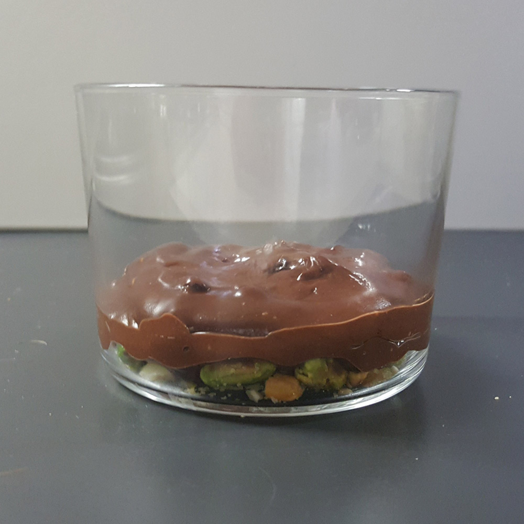 Secondo strato: crema di cioccolato