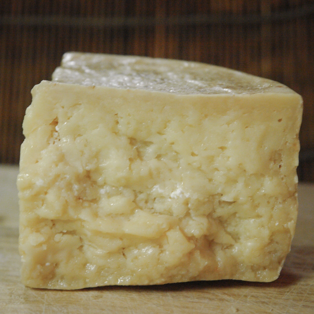 Formaggio di fossa a pasta dura