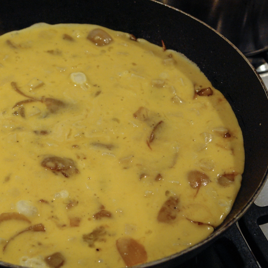 Si aggiunge l'impasto e il formaggio