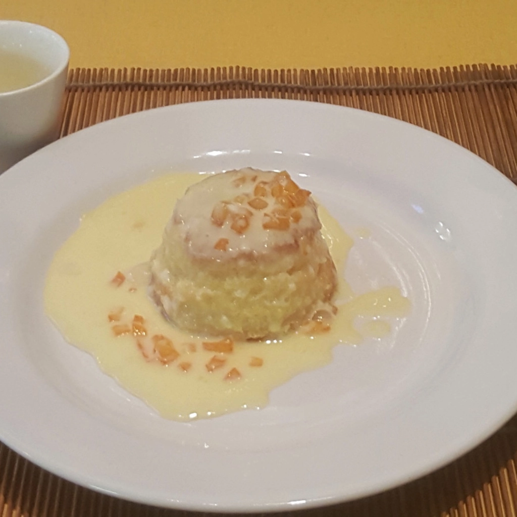 ...il tortino si bagna di crema e scorza!